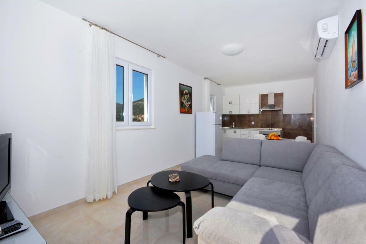 Apartment Reljic Seget Vranjica Exterior foto