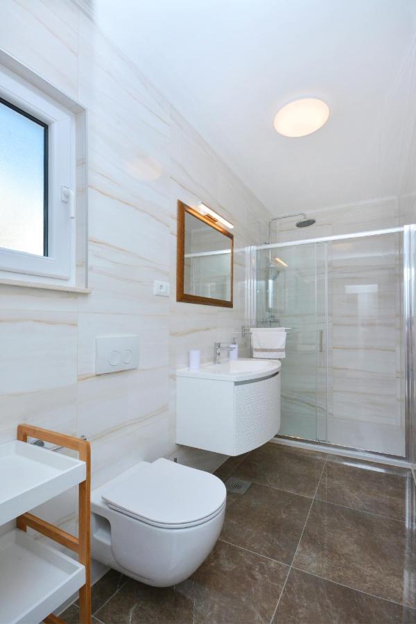 Apartment Reljic Seget Vranjica Exterior foto